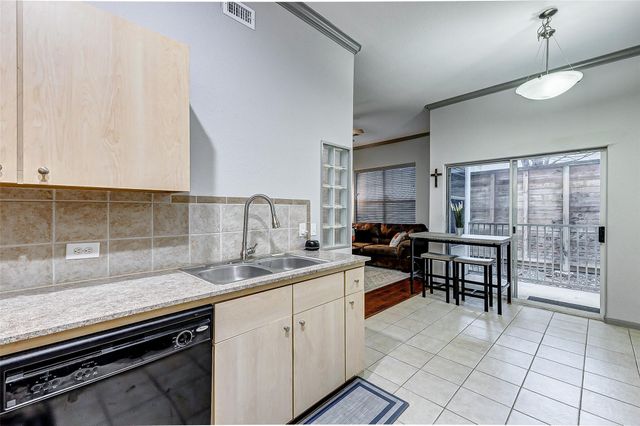 1441 East Street 108, Houston, TX 77007