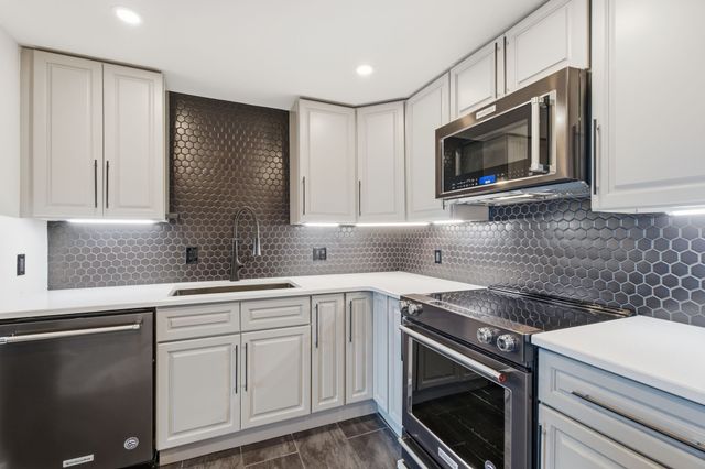 6666 Brookmont Ter Apt 1102, Nashville, TN 37205