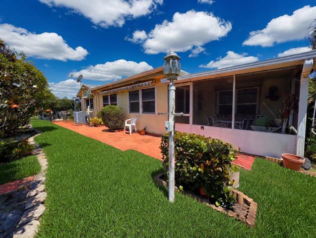 6304 Emerald Sky Lane, Greenacres, FL 33463