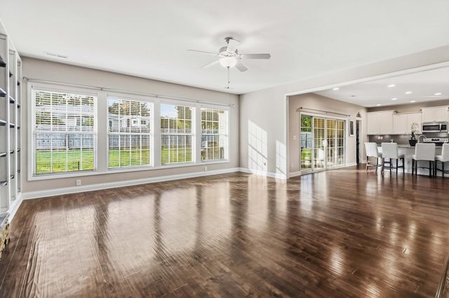 113 Waterside Drive, Georgetown, KY 40324
