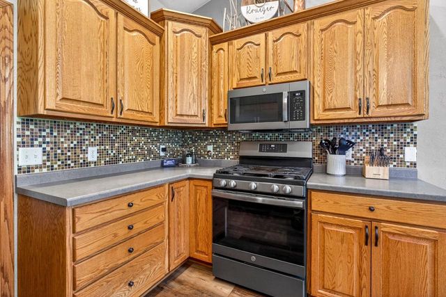 220 EAST RIDGE STREET, New London, WI 54961