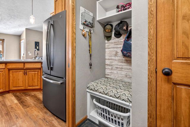 220 EAST RIDGE STREET, New London, WI 54961