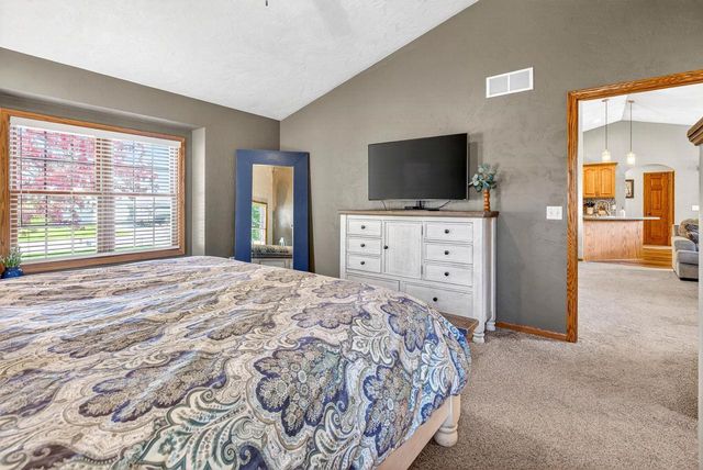 220 EAST RIDGE STREET, New London, WI 54961