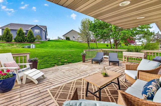 220 EAST RIDGE STREET, New London, WI 54961