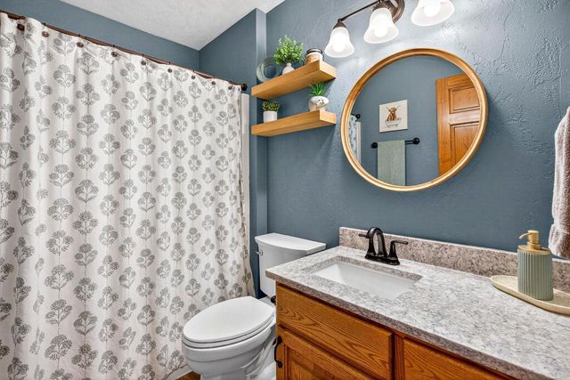 220 EAST RIDGE STREET, New London, WI 54961