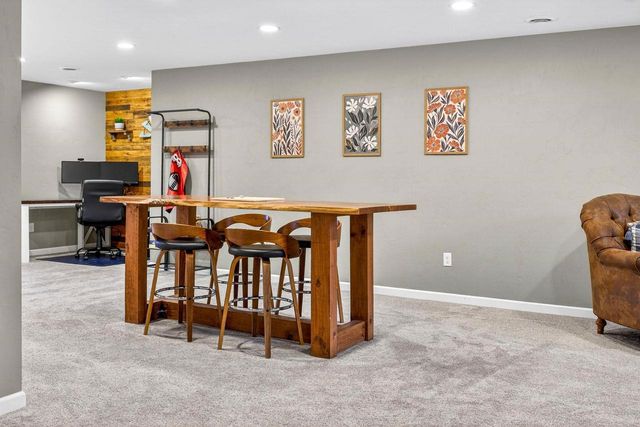 220 EAST RIDGE STREET, New London, WI 54961
