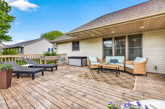 220 EAST RIDGE STREET, New London, WI 54961