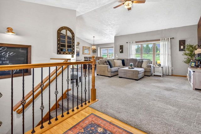 220 EAST RIDGE STREET, New London, WI 54961