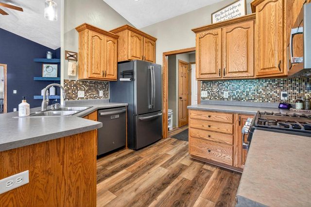 220 EAST RIDGE STREET, New London, WI 54961