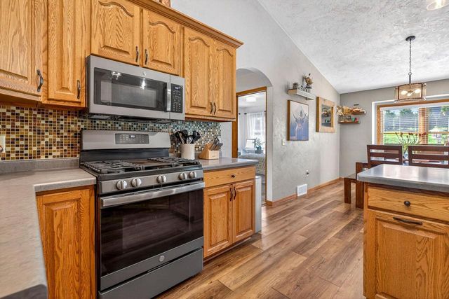 220 EAST RIDGE STREET, New London, WI 54961