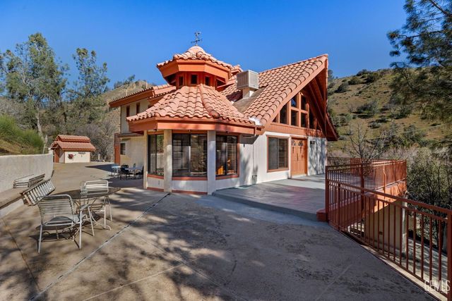 19182 Caliente Creek Road, Caliente, CA 93518