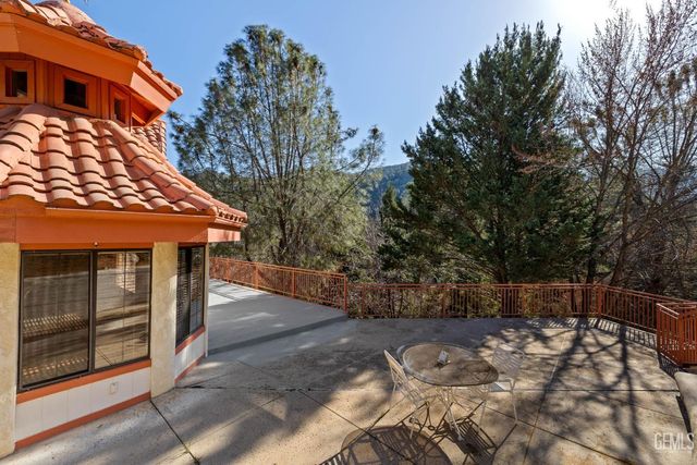 19182 Caliente Creek Road, Caliente, CA 93518