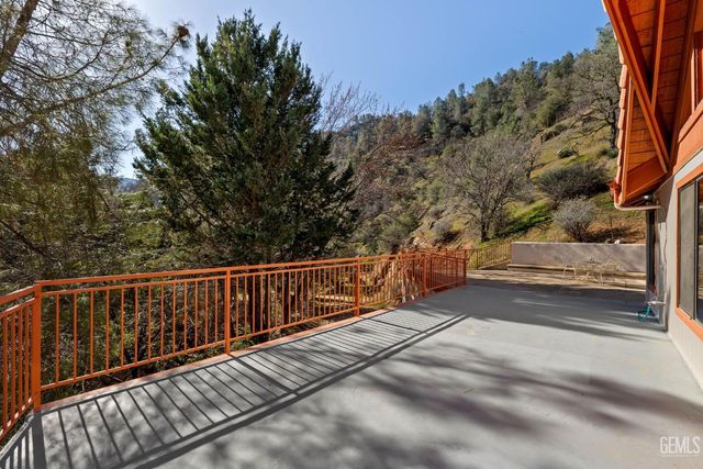 19182 Caliente Creek Road, Caliente, CA 93518