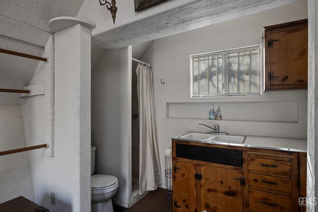 19182 Caliente Creek Road, Caliente, CA 93518