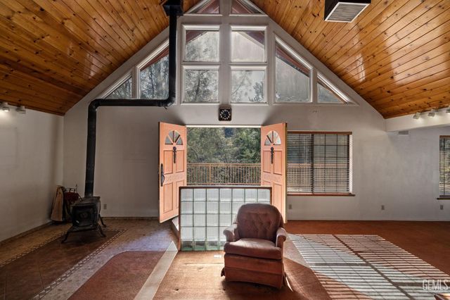 19182 Caliente Creek Road, Caliente, CA 93518