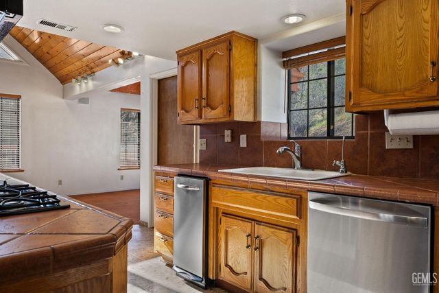 19182 Caliente Creek Road, Caliente, CA 93518