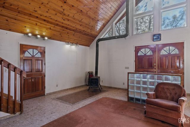 19182 Caliente Creek Road, Caliente, CA 93518