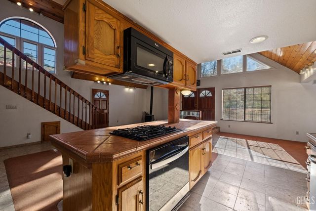 19182 Caliente Creek Road, Caliente, CA 93518