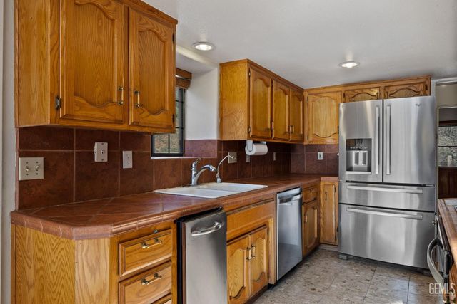 19182 Caliente Creek Road, Caliente, CA 93518