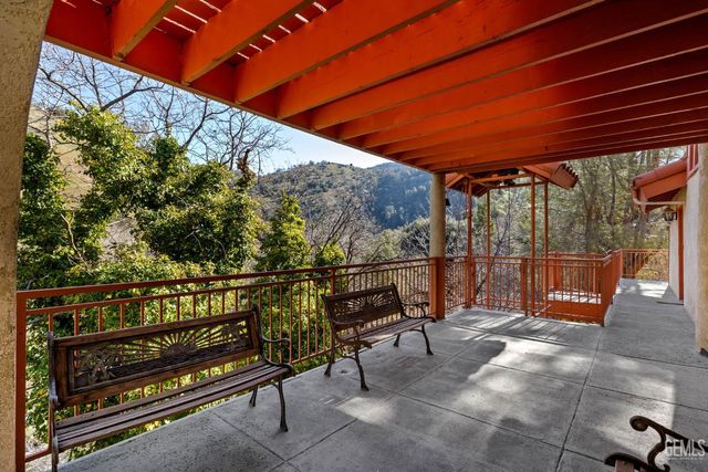 19182 Caliente Creek Road, Caliente, CA 93518