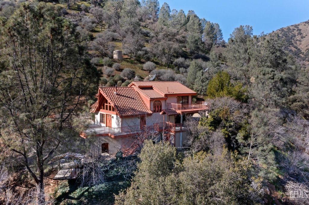 19182 Caliente Creek Road, Caliente, CA 93518