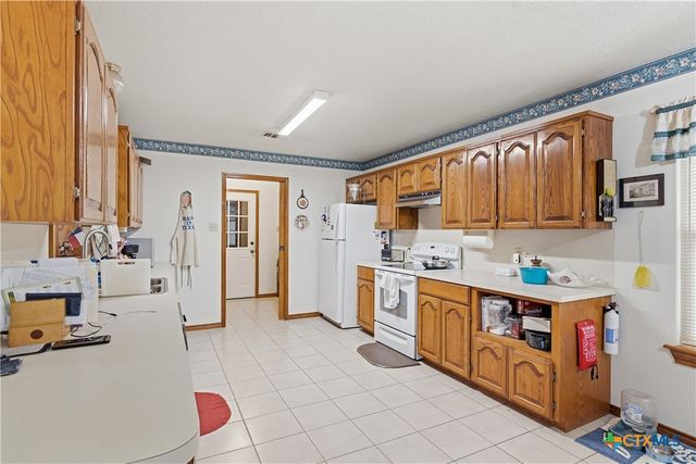 127 Santa Fe Ridge, Seguin, TX 78155