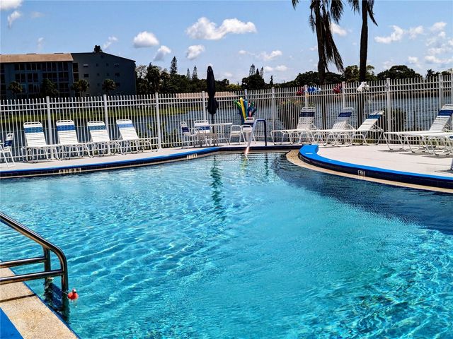 3564 LAKE BAYSHORE DRIVE K-203, Bradenton, FL 34205
