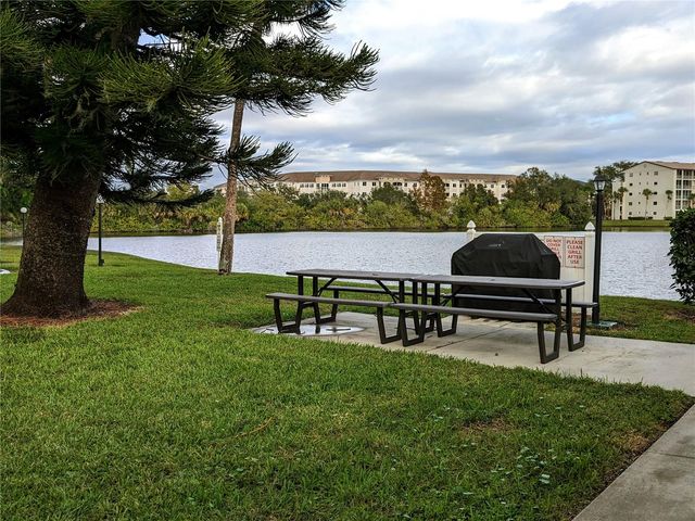 3564 LAKE BAYSHORE DRIVE K-203, Bradenton, FL 34205