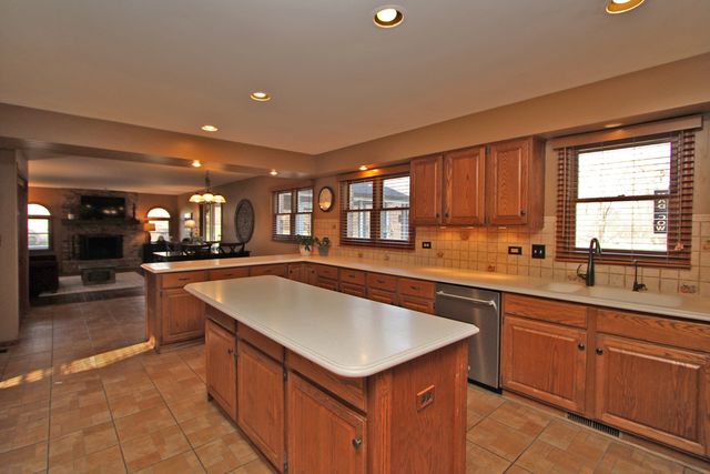 4 Shenandoah Lane, Hawthorn Woods, IL 60047