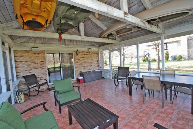 4 Shenandoah Lane, Hawthorn Woods, IL 60047