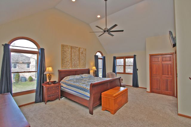 4 Shenandoah Lane, Hawthorn Woods, IL 60047