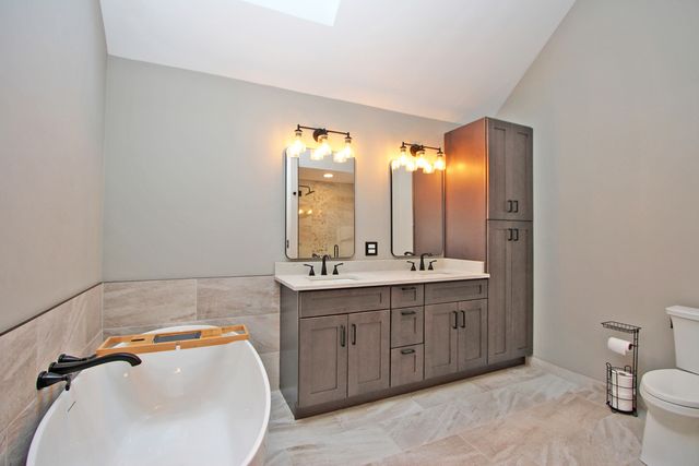 4 Shenandoah Lane, Hawthorn Woods, IL 60047