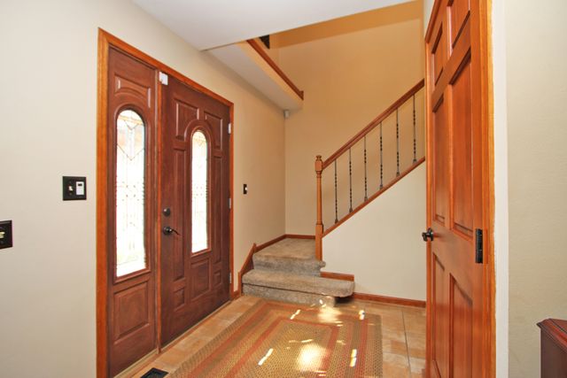 4 Shenandoah Lane, Hawthorn Woods, IL 60047