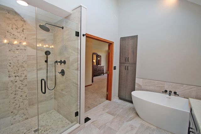 4 Shenandoah Lane, Hawthorn Woods, IL 60047