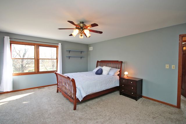 4 Shenandoah Lane, Hawthorn Woods, IL 60047