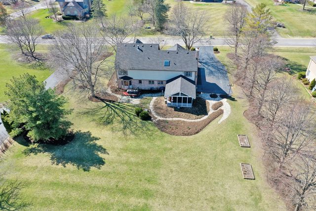 4 Shenandoah Lane, Hawthorn Woods, IL 60047