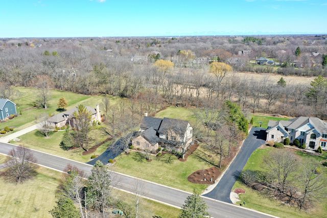 4 Shenandoah Lane, Hawthorn Woods, IL 60047