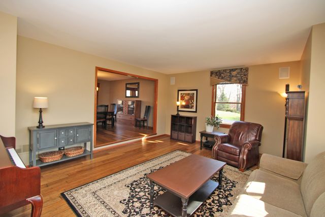 4 Shenandoah Lane, Hawthorn Woods, IL 60047