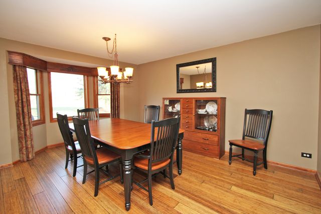 4 Shenandoah Lane, Hawthorn Woods, IL 60047