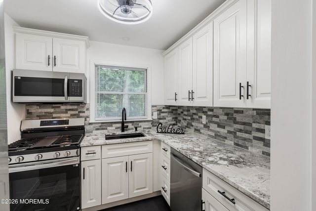 13 Ginger Court, Eatontown, NJ 07724