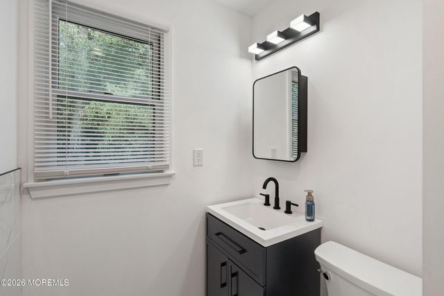 13 Ginger Court, Eatontown, NJ 07724