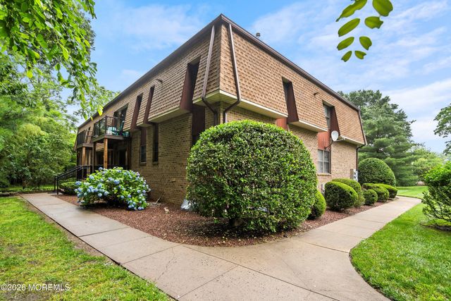 13 Ginger Court, Eatontown, NJ 07724