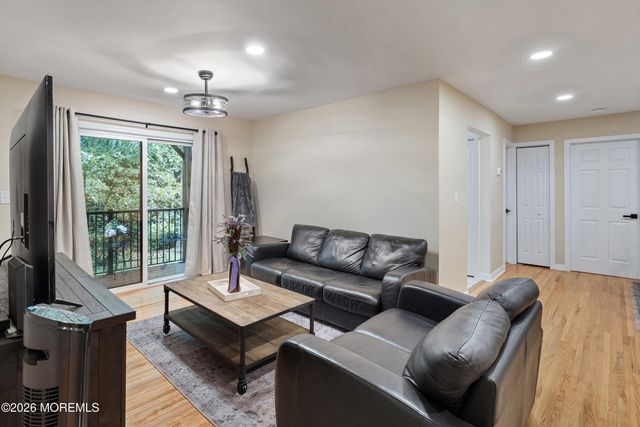 13 Ginger Court, Eatontown, NJ 07724
