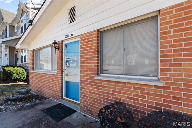 8816 Bridgeport Avenue, Brentwood, MO 63144