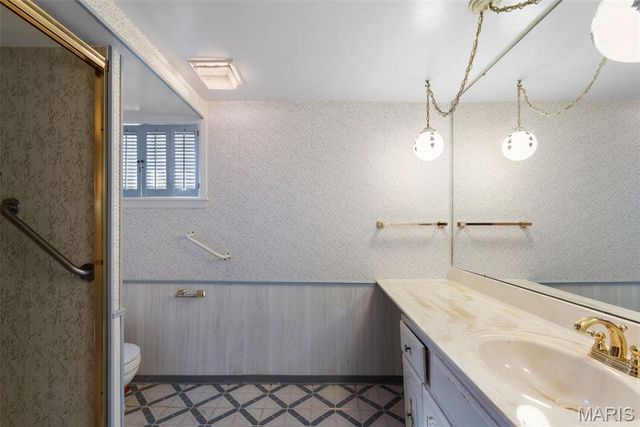 8816 Bridgeport Avenue, Brentwood, MO 63144