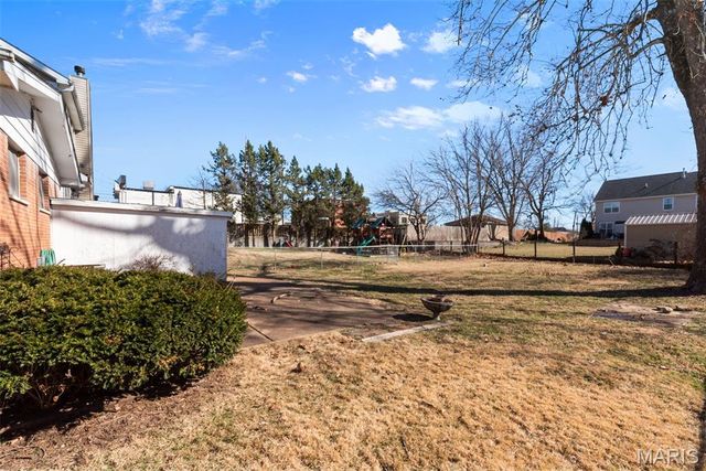 8816 Bridgeport Avenue, Brentwood, MO 63144