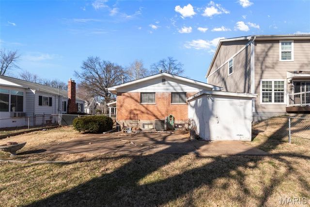 8816 Bridgeport Avenue, Brentwood, MO 63144