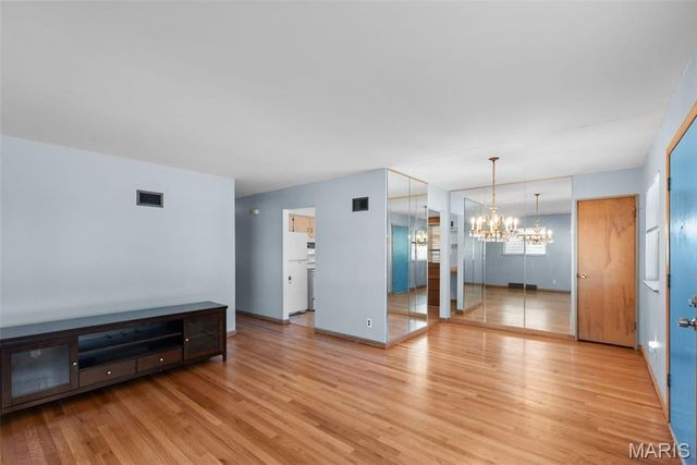 8816 Bridgeport Avenue, Brentwood, MO 63144