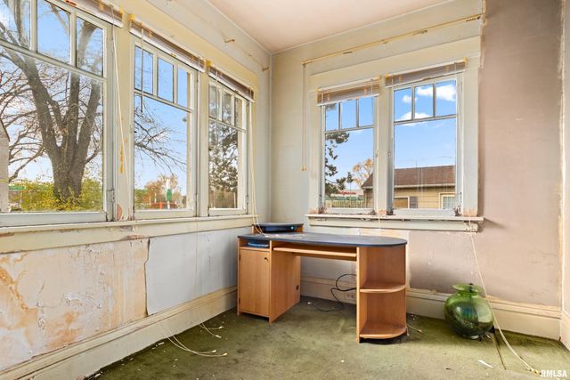 1825 W MOSS Avenue, Peoria, IL 61606