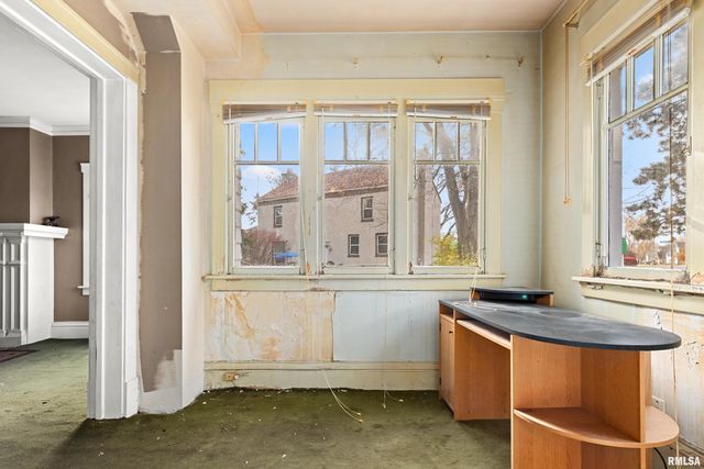 1825 W MOSS Avenue, Peoria, IL 61606